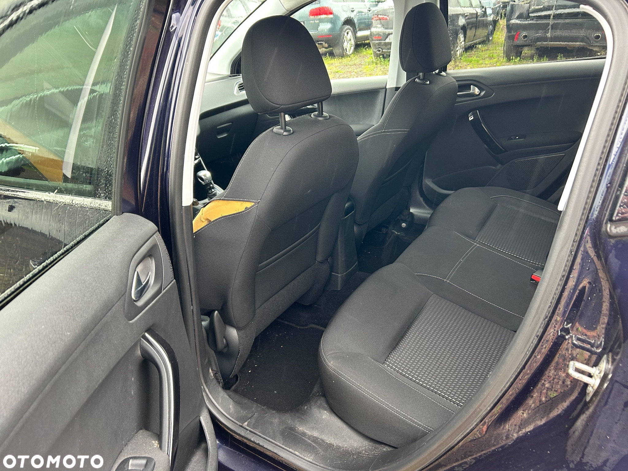 Peugeot 208 - 13