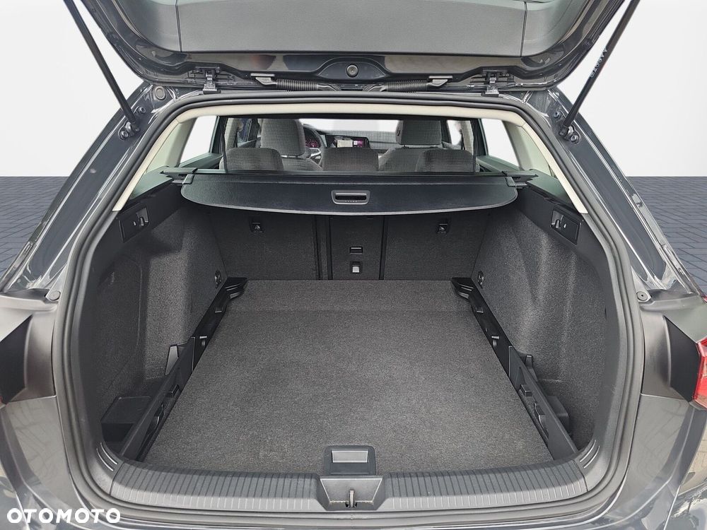 Volkswagen Golf - 38