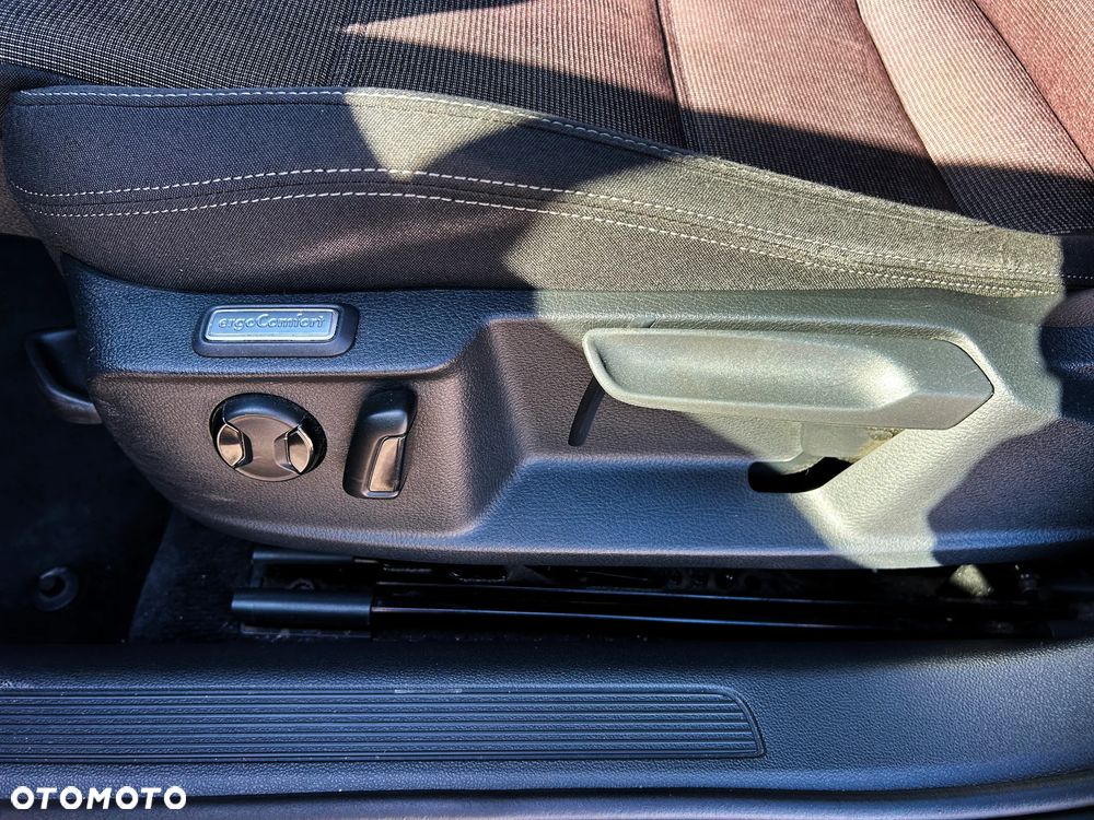 Volkswagen Passat - 29