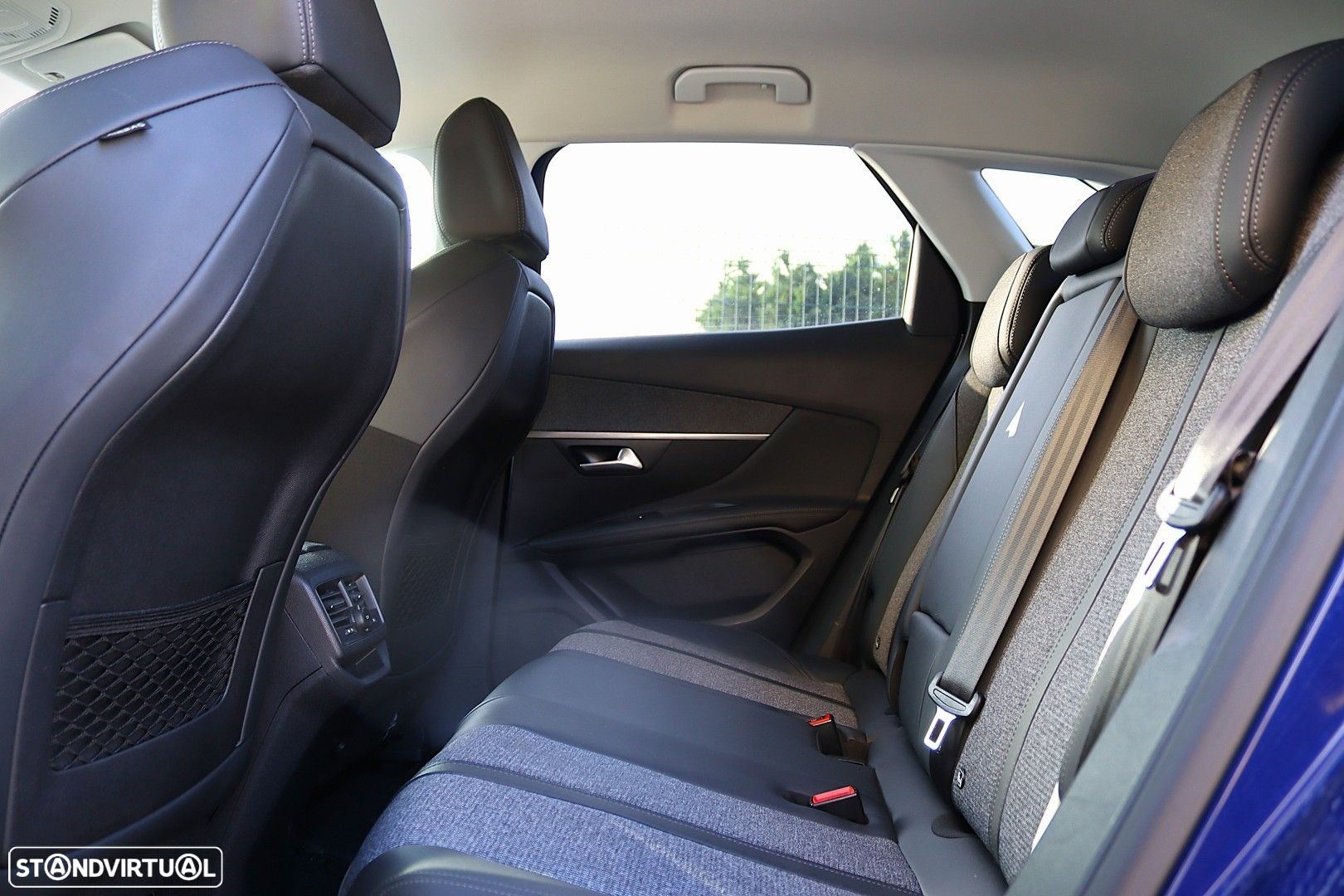Peugeot 3008 1.5 BlueHDi Allure - 21