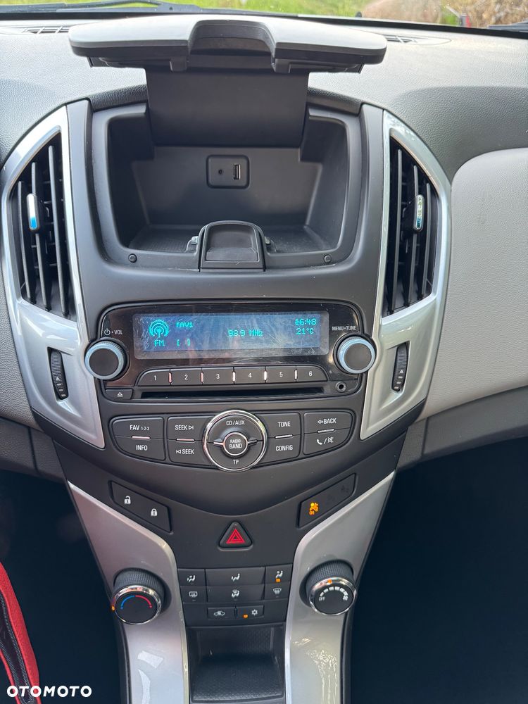 Chevrolet Cruze 1.6 - 33