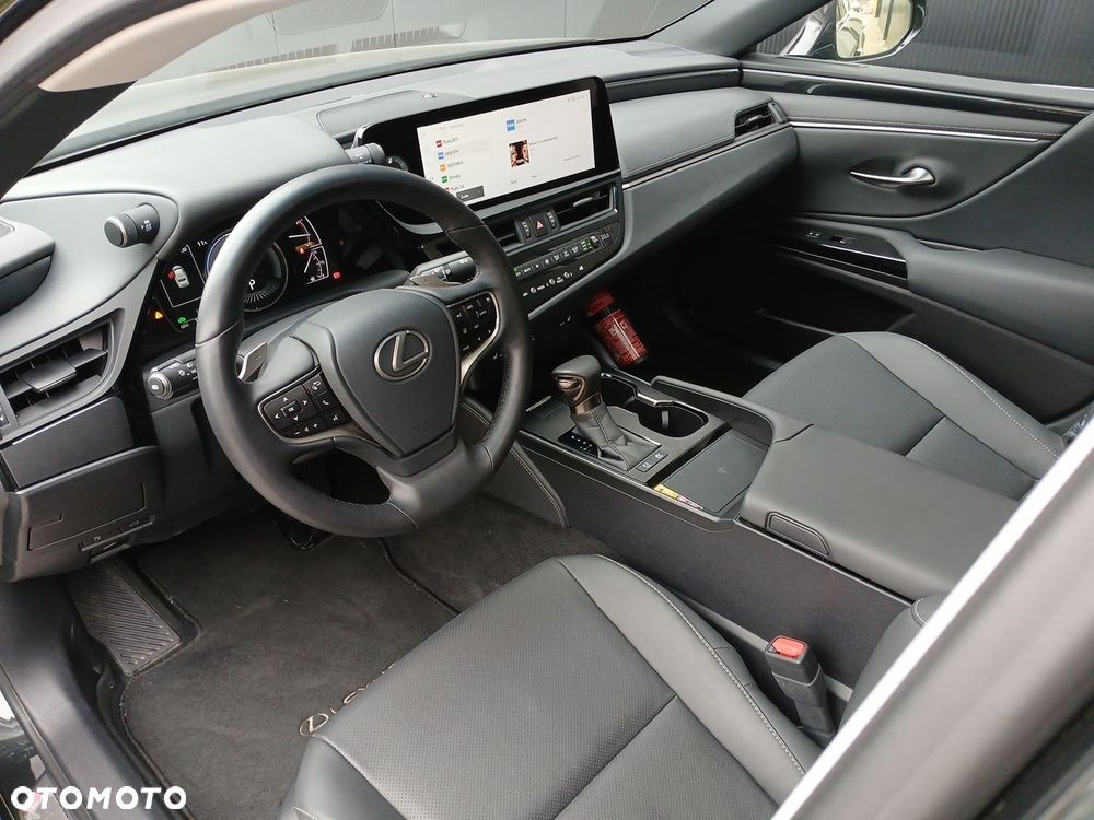 Lexus ES 300h Business Edition - 12