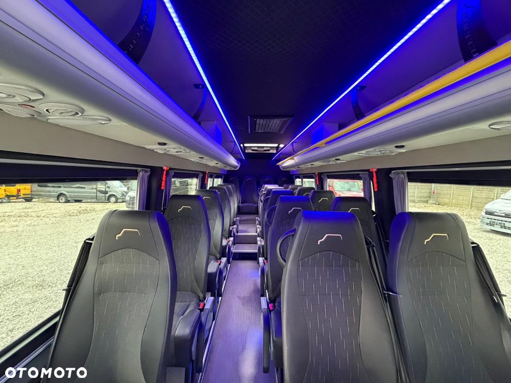 Mercedes-Benz Sprinter 519 - 18