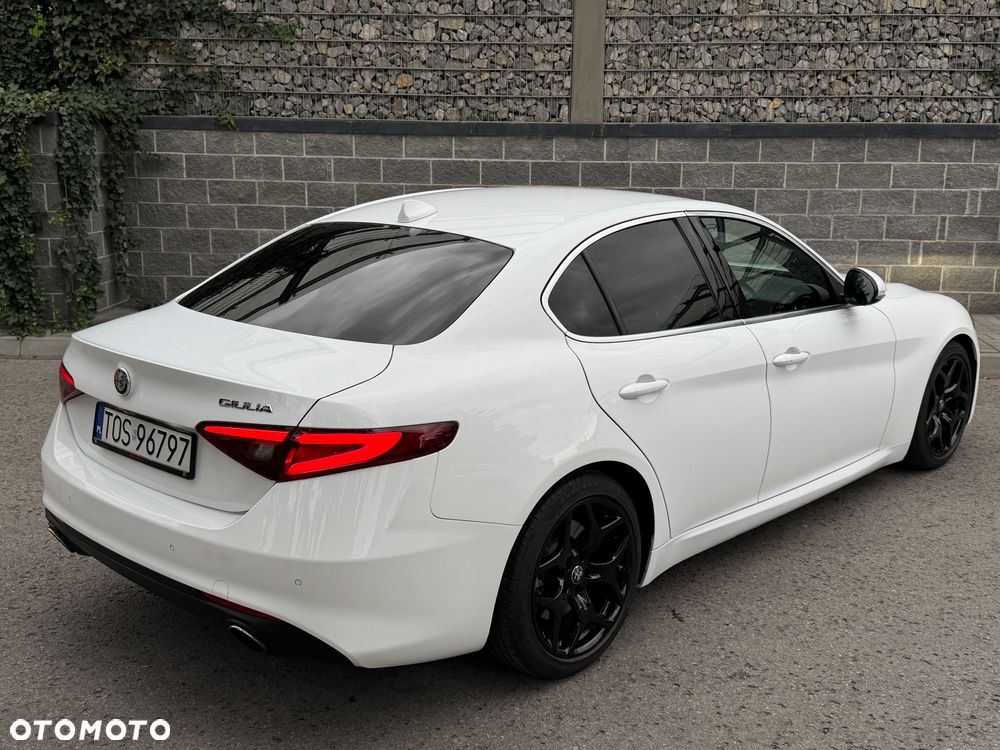 Alfa Romeo Giulia - 12