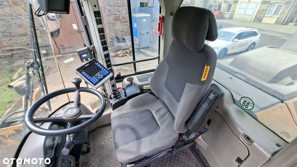Volvo L 70 H 4X4 - 12