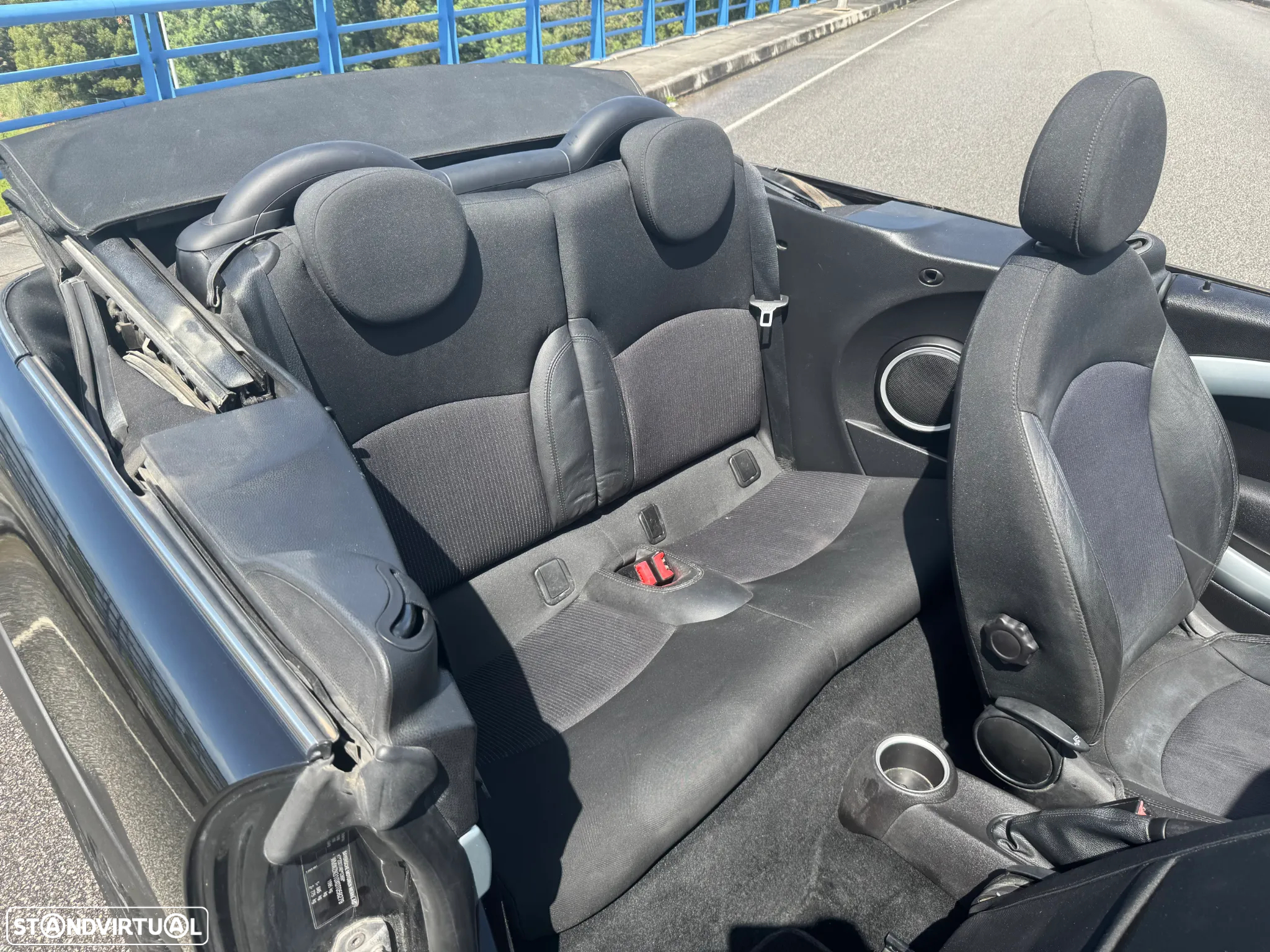 MINI Cabrio Cooper - 18