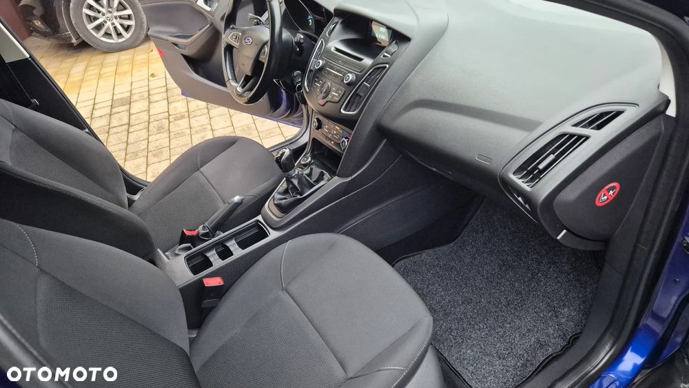 Ford Focus 1.0 EcoBoost Titanium - 23