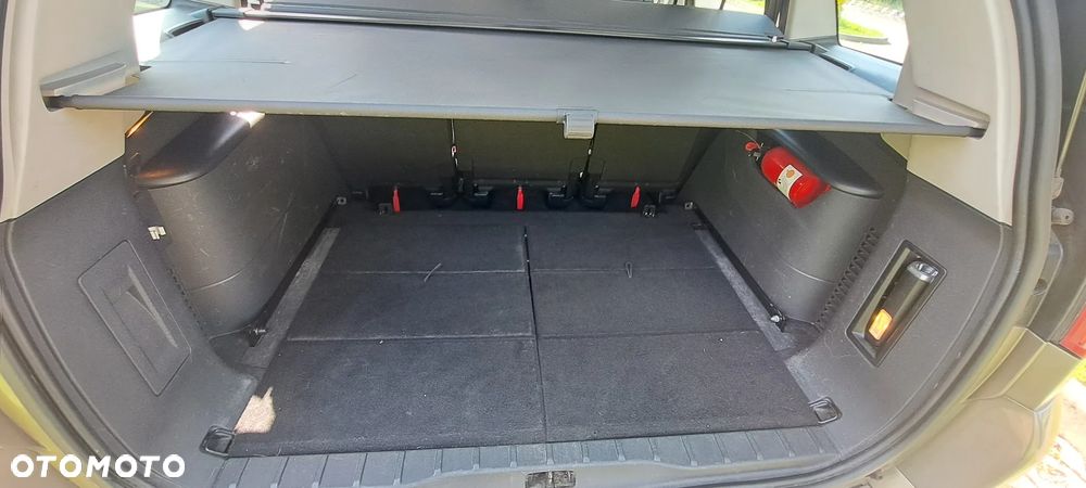 Citroën C4 Picasso 1.6 HDi Impress - 22