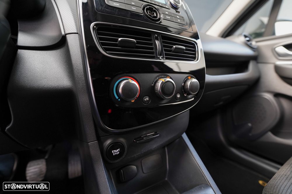 Renault Clio 1.2 16V 75 Dynamique - 20