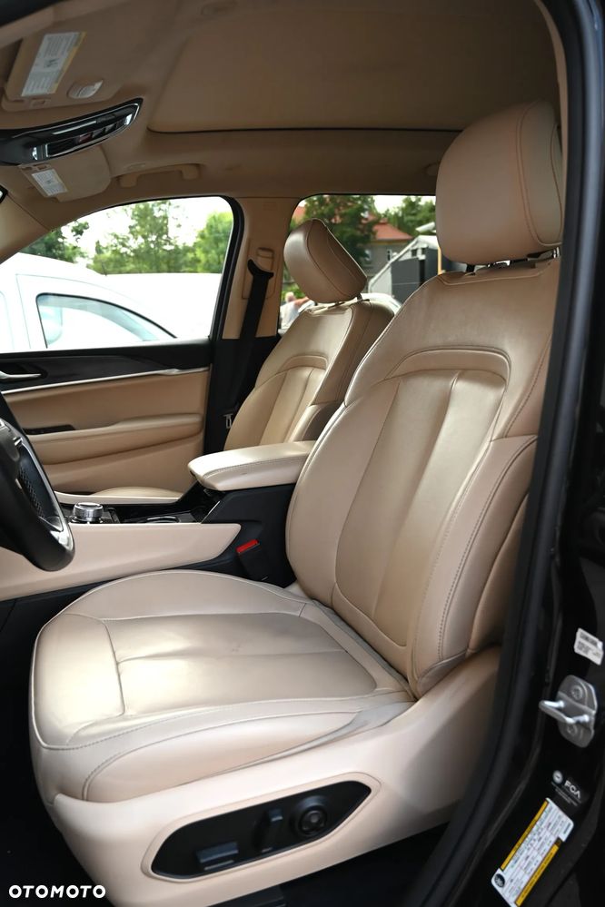 Jeep Grand Cherokee - 25