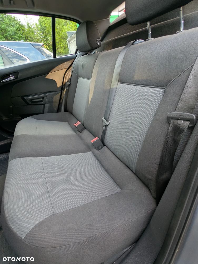 Opel Astra 1.6 Cosmo - 31
