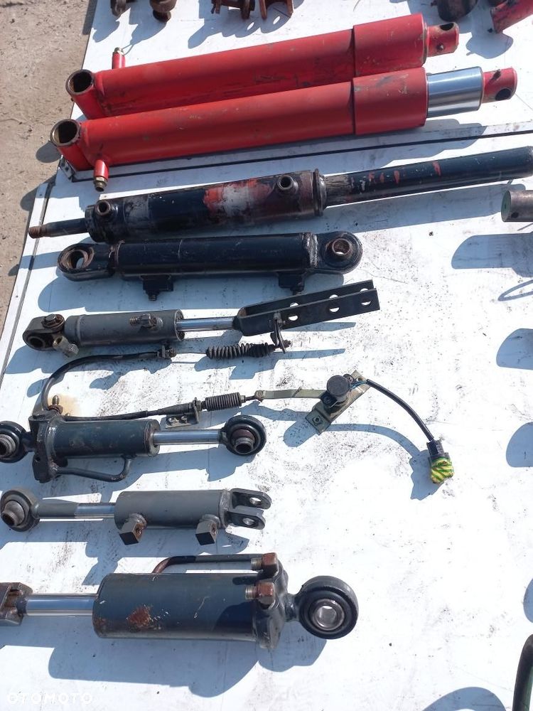 Siłowniki hydrauliczne ,siłownik elektryczny , rury wysypu 45100065,45100029, serta,12719910, hydac M91,M92 ACW021162A,siłownik kabiny massey,3773719m91,tollo linear LA14,quivogne VER04528, 0.9123,330.4 ,A4922096 ,CZUJNIK NACISKU OSI LOAD 969-0075, HYDAC 394488, AMAZONE M80X80 SIŁOWNIK PODNOŚNIKA SAME,DEUTZ HEDRA MF 32,34,36,38,40 - 12