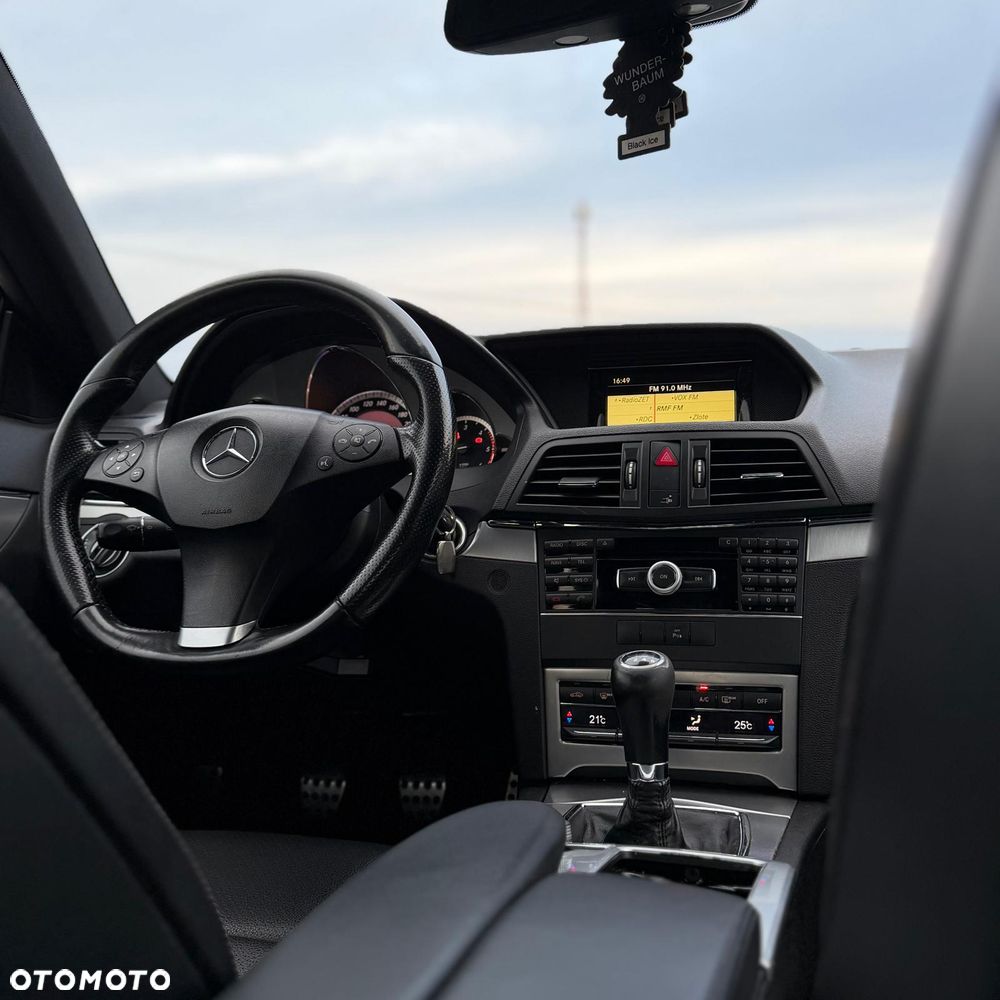 Mercedes-Benz Klasa E 220 CDI BlueEff - 31