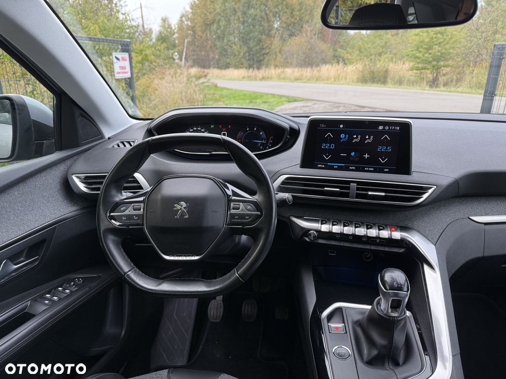 Peugeot 3008 1.5 BlueHDi Allure S&S - 18