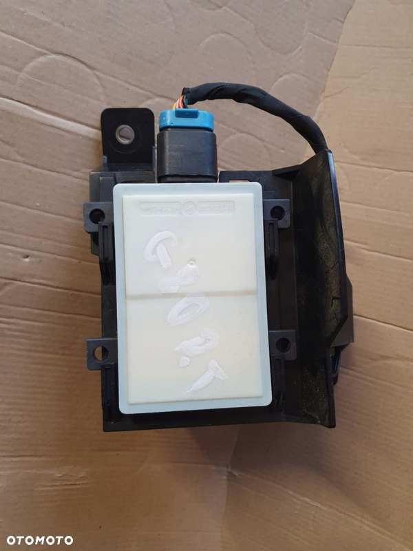 GENESIS G80 RADAR SENSOR TYŁ PRAWY CZUJNIK MARTWEGO POLA 99150-JI000