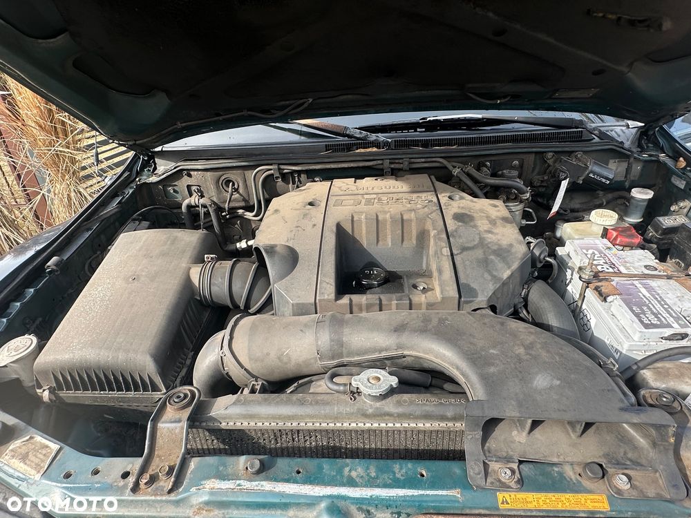 Mitsubishi Pajero - 13