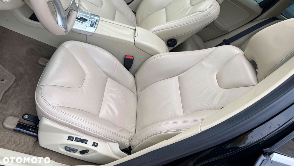 Volvo XC 60 D3 Momentum - 24