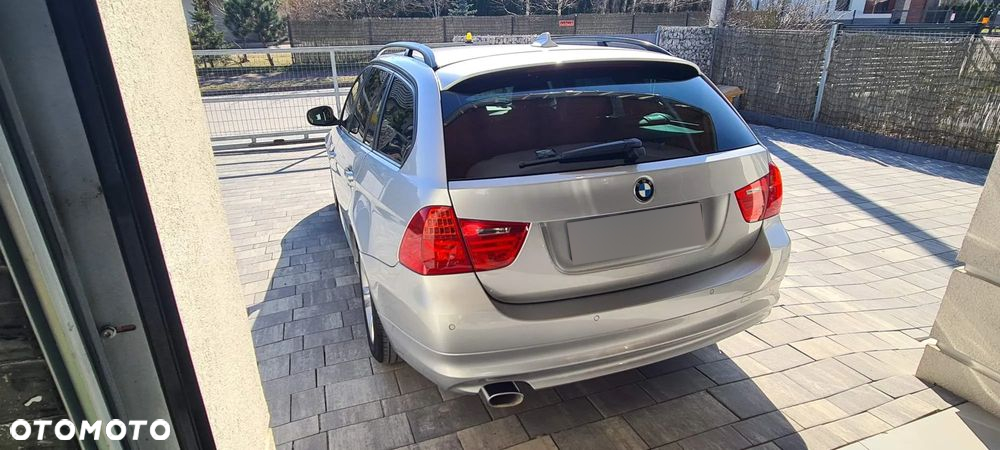 BMW Seria 3 320d DPF Touring - 6
