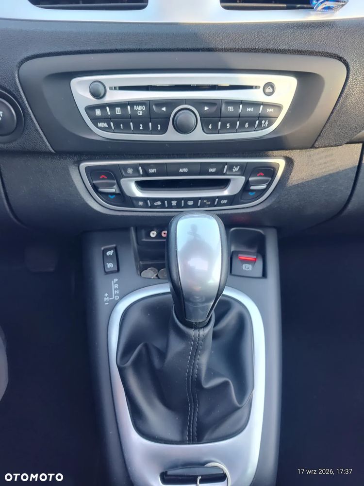 Renault Scenic 2.0 16V Privilege CVT - 14