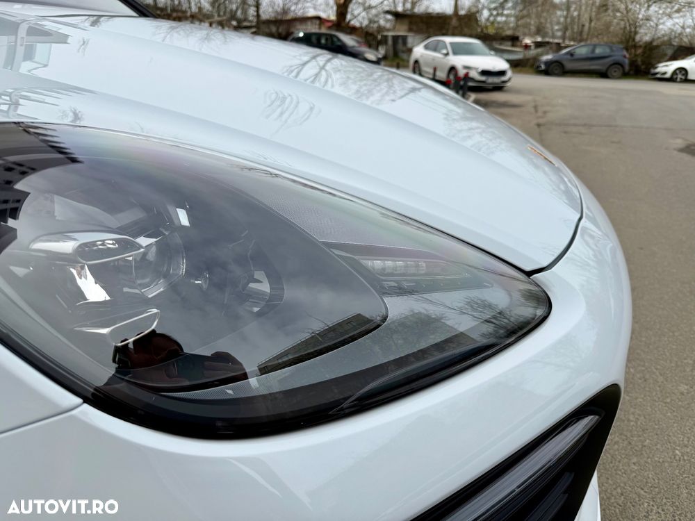 Porsche Cayenne S - 25