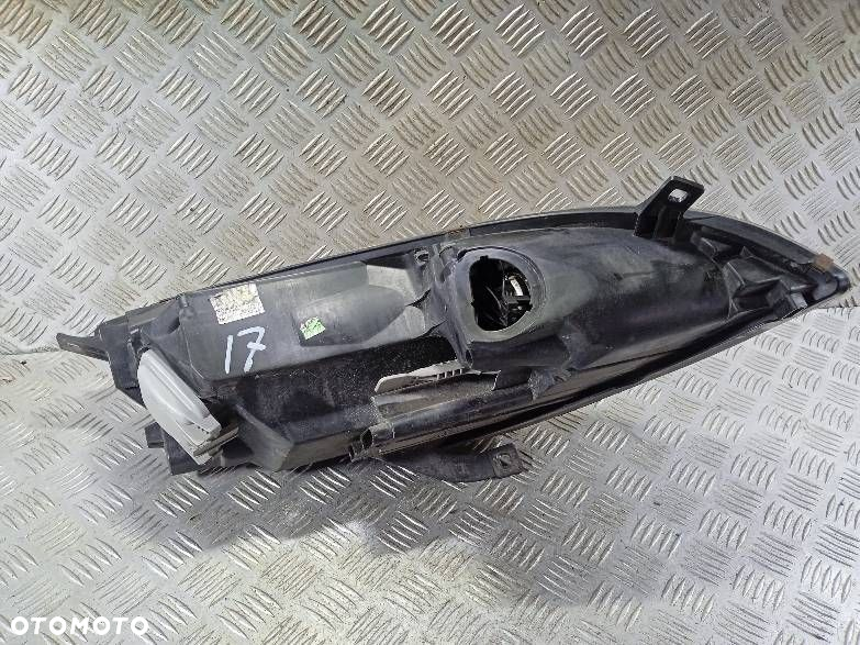 LAMPA LEWA PRZEDNIA MITSUBISHI COLT 6 - 2