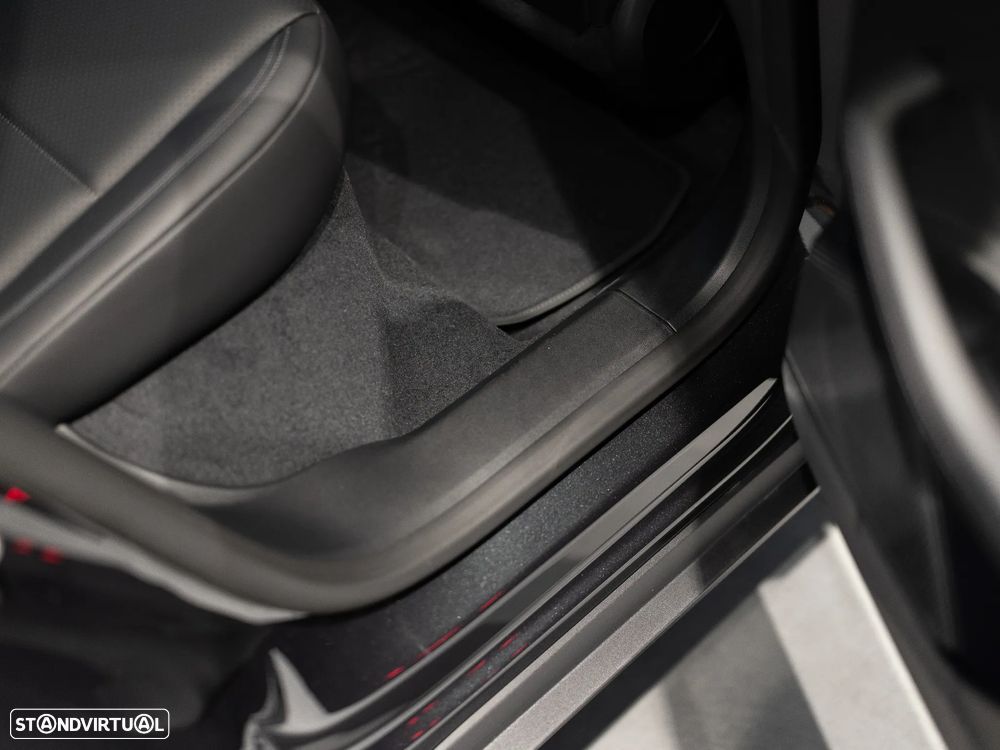 Porsche Macan Electric 4 - 47