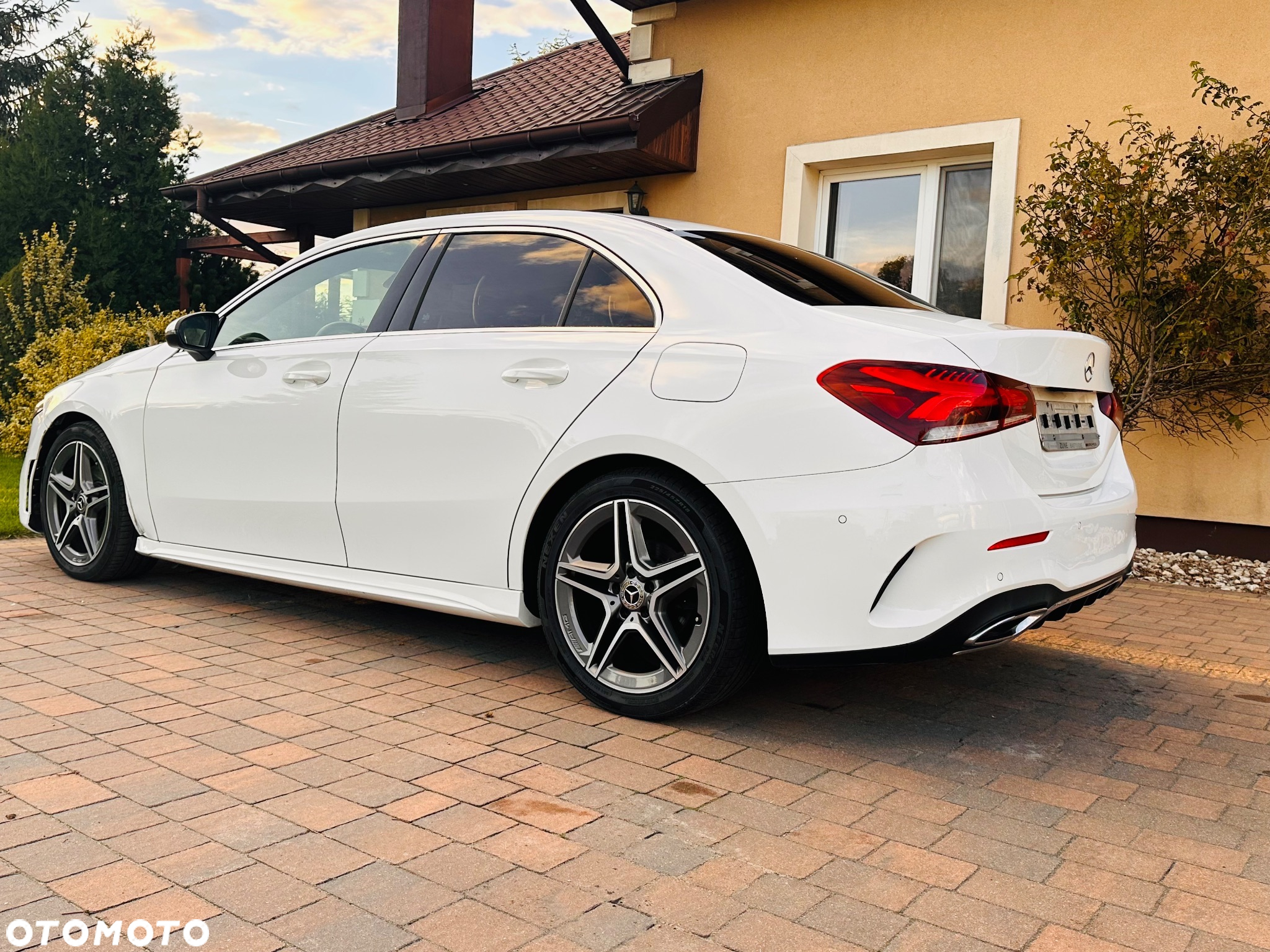 Mercedes-Benz Klasa A 180 7G-DCT AMG Line - 5