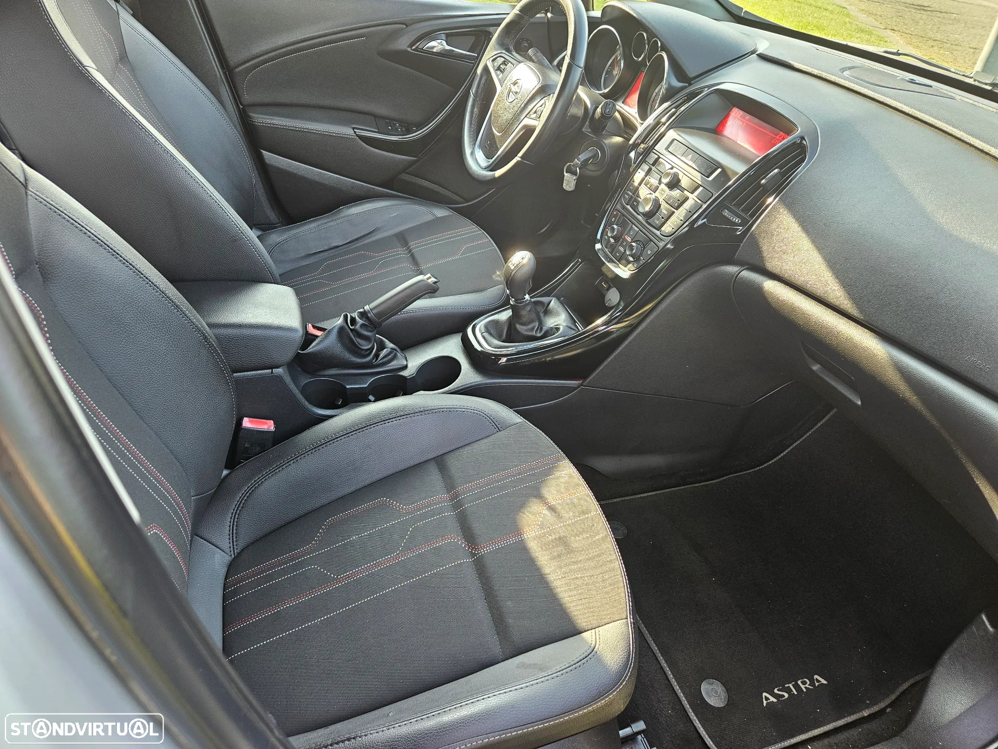 Opel Astra Sports Tourer 1.7 CDTi Executive S/S - 20