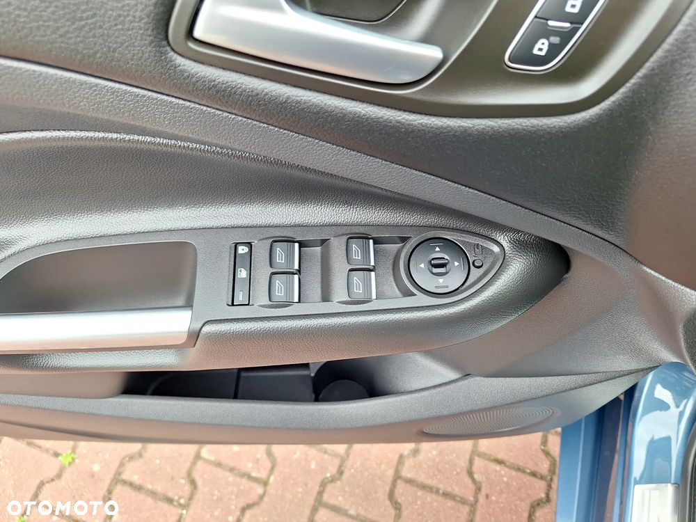Ford Kuga 1.5 EcoBoost 2x4 ST-Line - 27