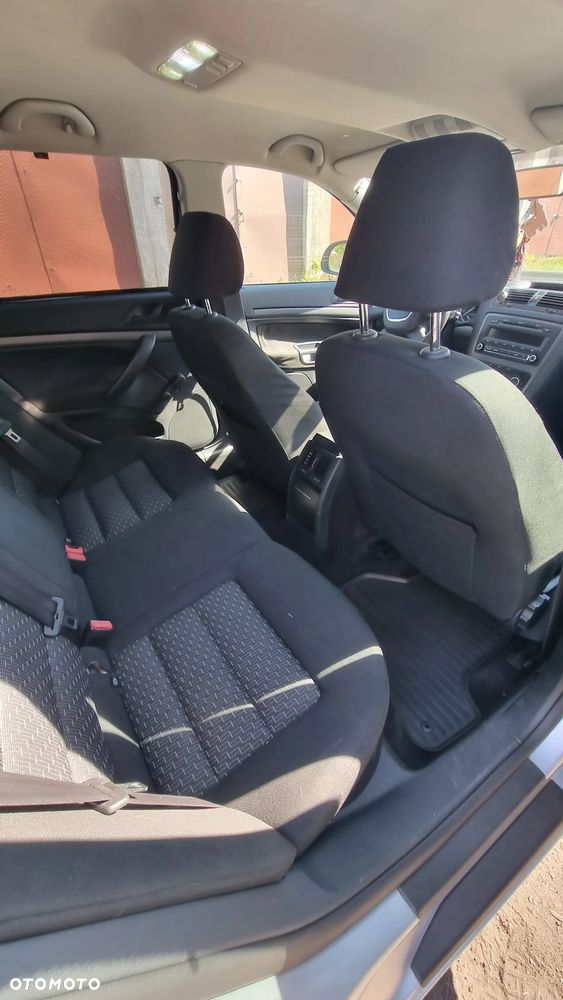 Skoda Octavia 1.6 Mint - 23