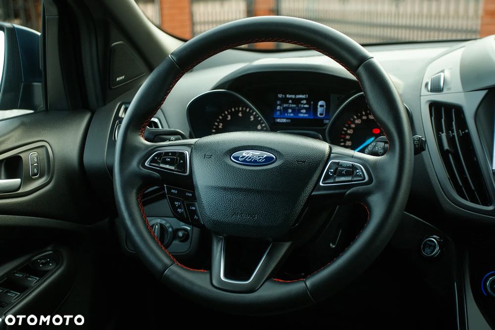 Ford Kuga 1.5 EcoBoost 2x4 ST-Line - 22