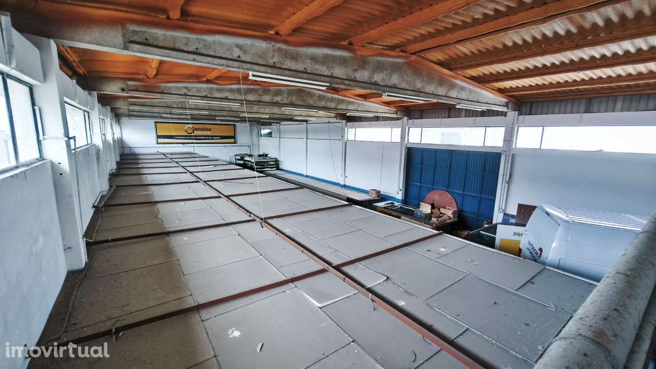 Armazém Zona Industrial de Canelas, com 844m2 de área coberta. - Grande imagem: 3/19
