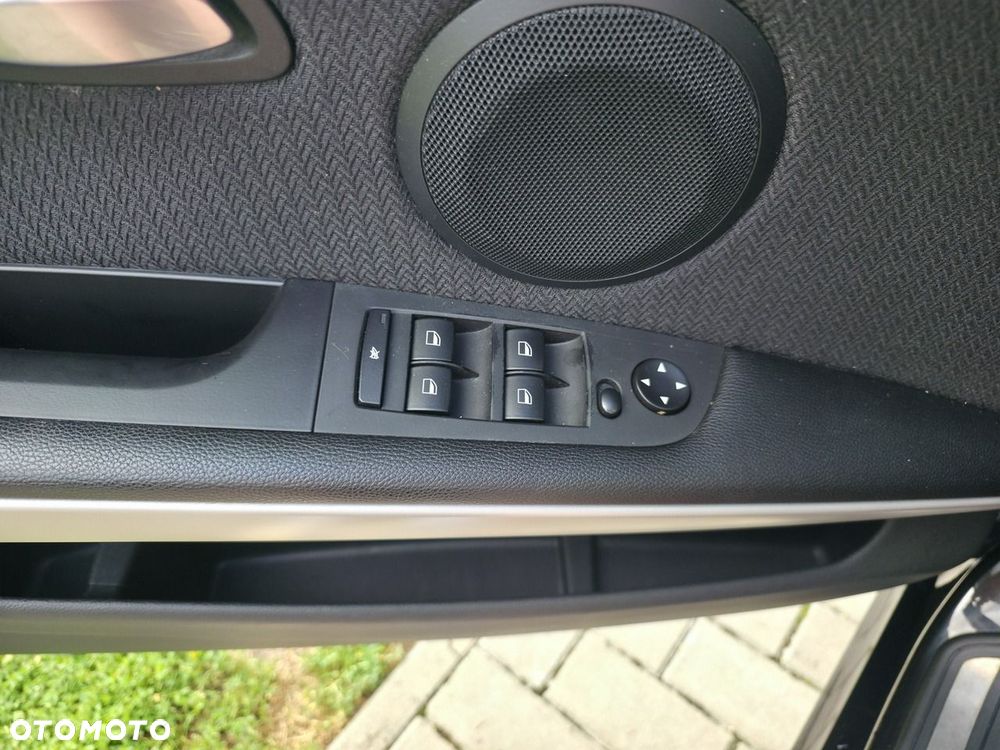 BMW Seria 3 - 25