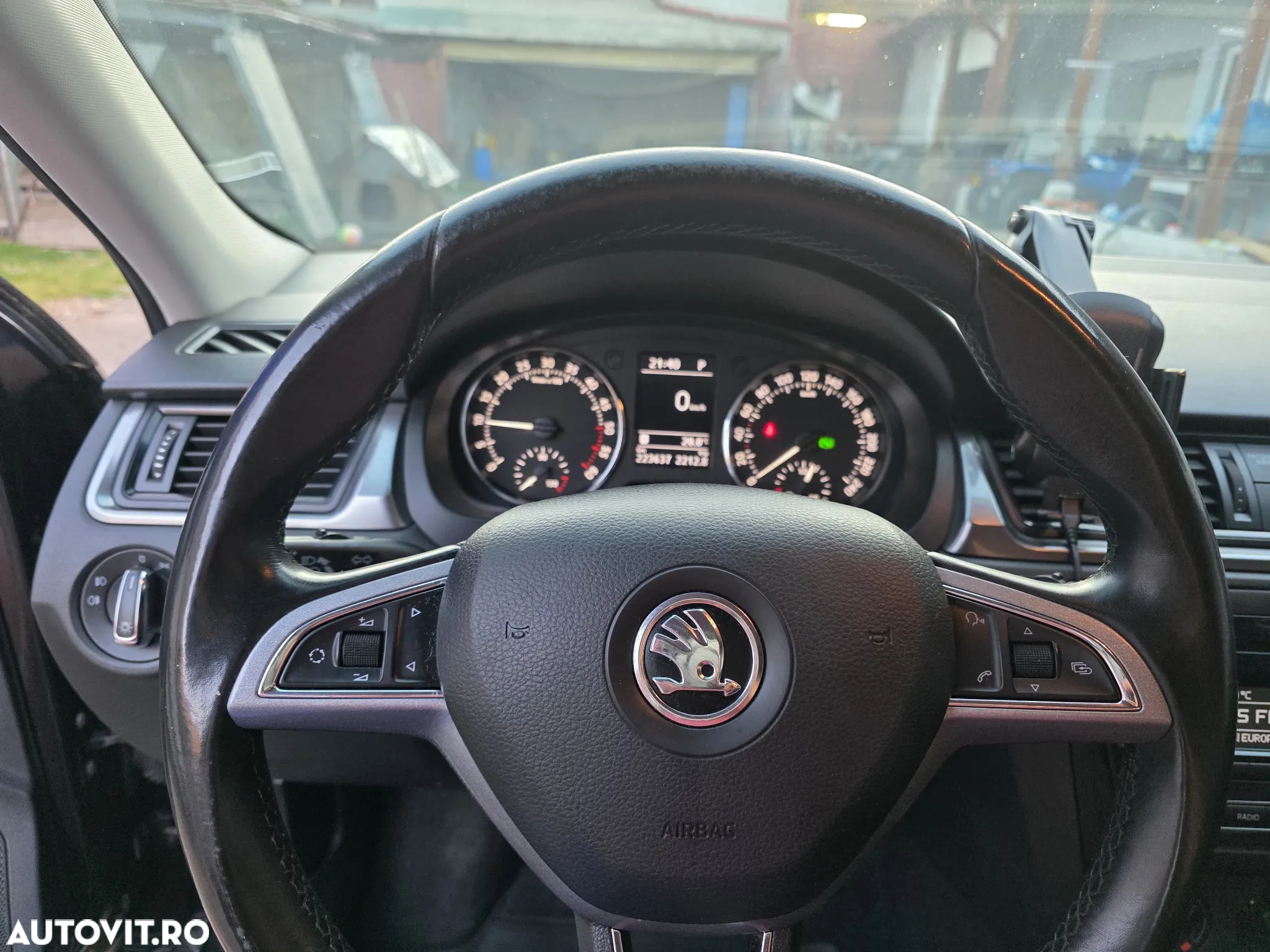 Skoda RAPID Spaceback 1.6 TDI DSG Active - 8