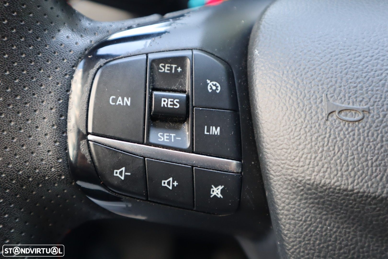 Ford Focus 1.0 EcoBoost MHEV ST-Line - 27