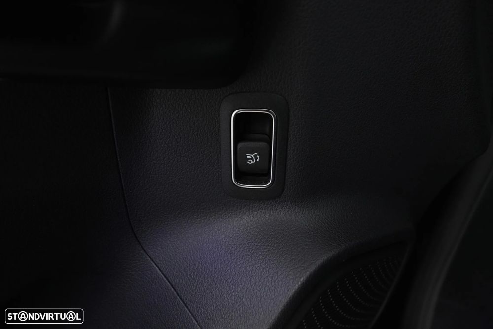 Mercedes-Benz GLA 180 d AMG Line - 30