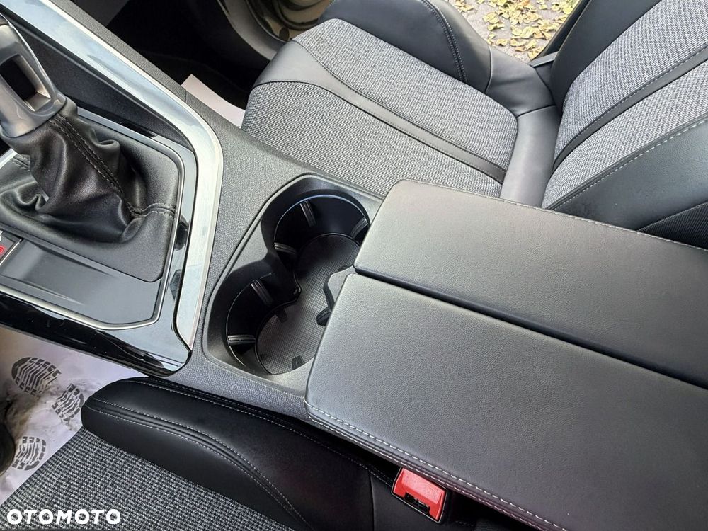 Peugeot 5008 1.5 BlueHDi Allure S&S - 21