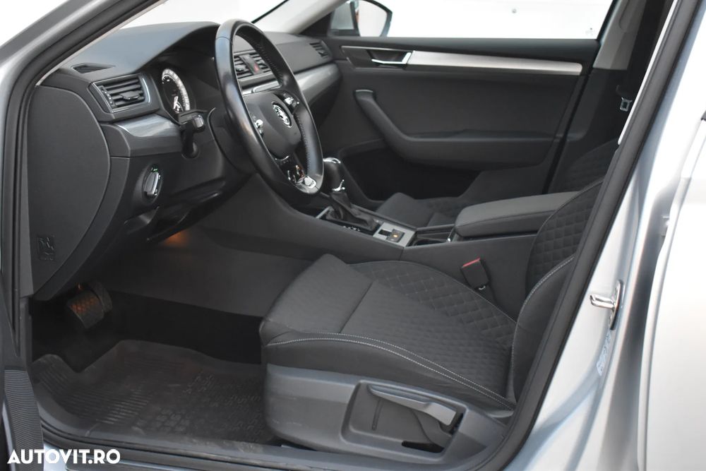 Skoda Superb 2.0 TDI DSG Ambition - 5