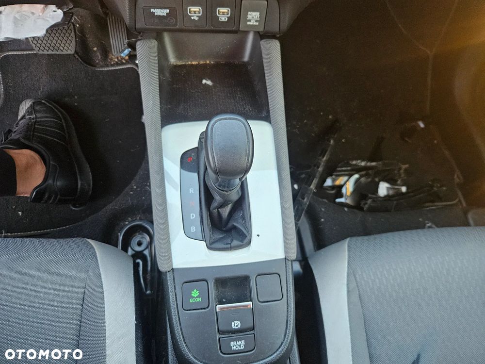 Honda Jazz 1.5 i-MMD Executive Crosstar (Czarny Dach) - 14