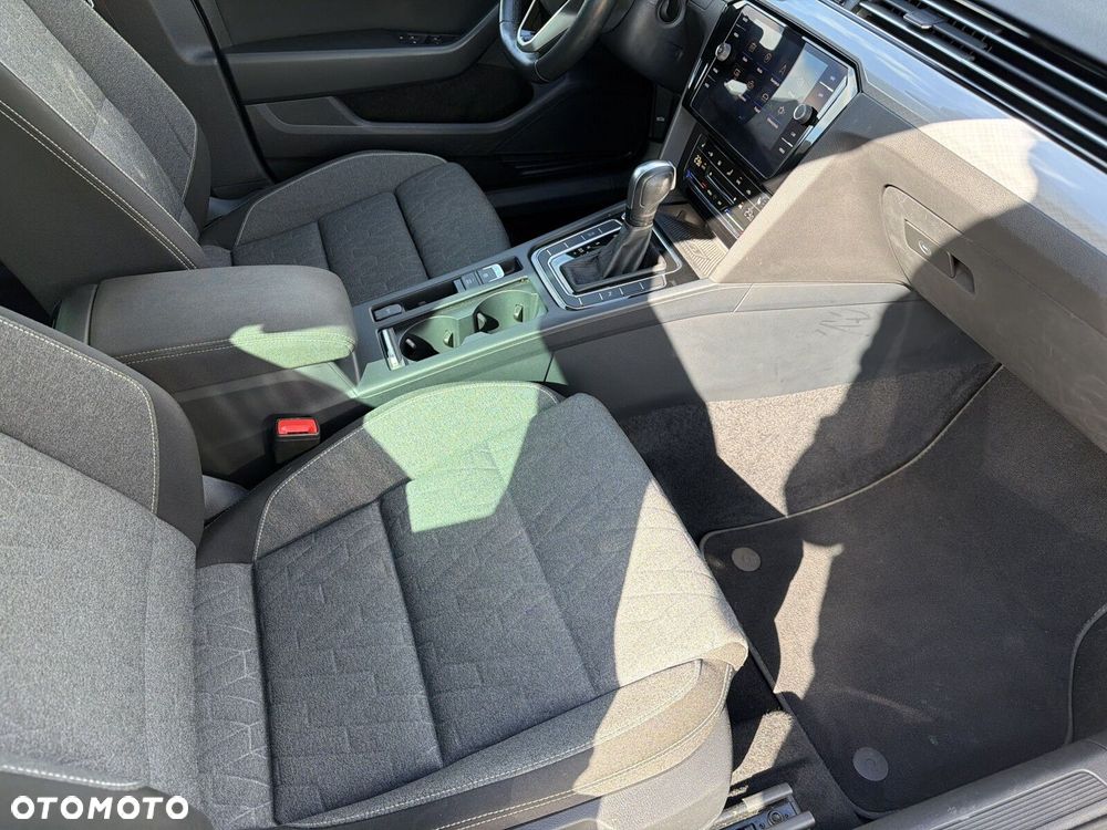 Volkswagen Passat - 39