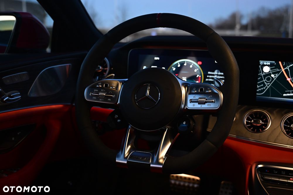 Mercedes-Benz AMG GT 63 S 4Matic+ Speedshift MCT 9G - 30