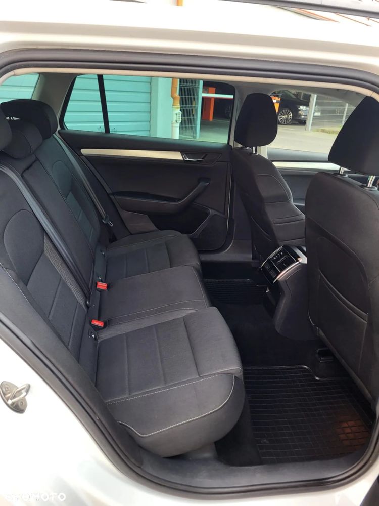 Skoda Superb 2.0 TDI Active DSG - 10