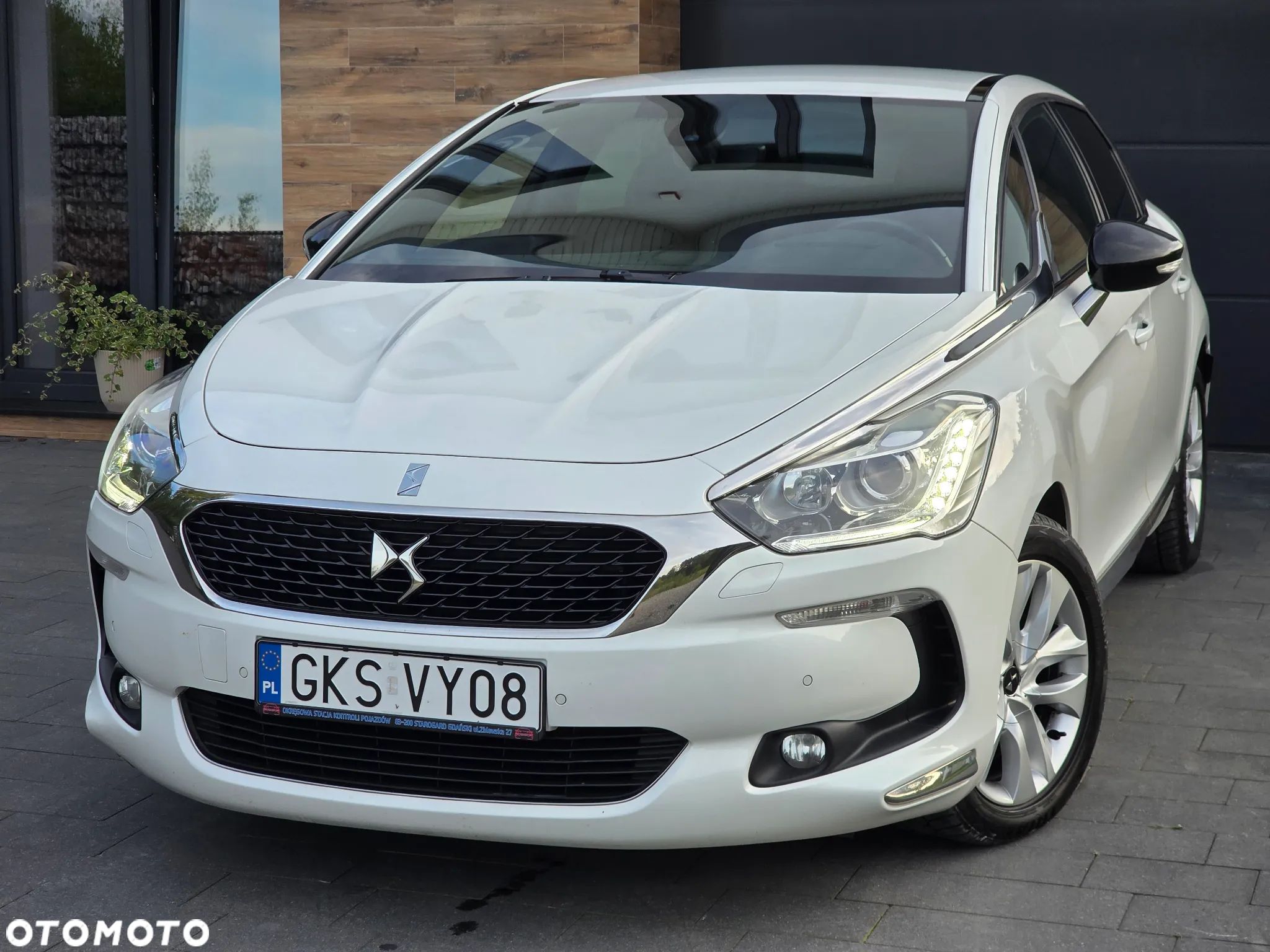 Citroën DS5 2.0 HDi Pure Pearl - 1