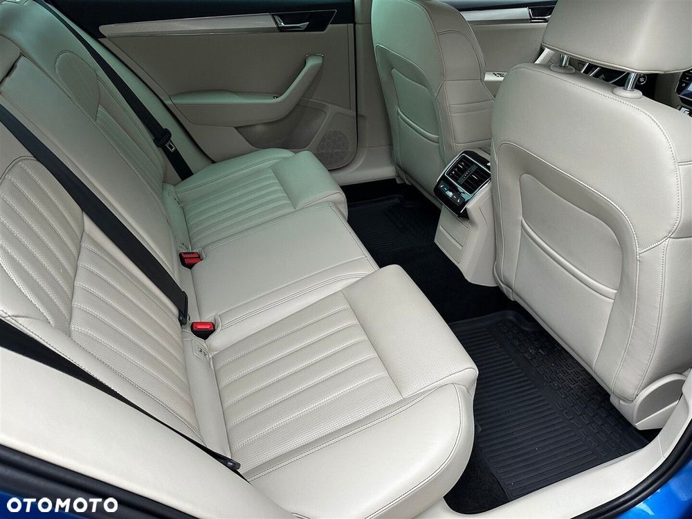 Skoda Superb 2.0 TSI 4x4 L&K DSG - 9