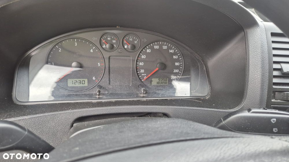 Volkswagen Transporter Shuttle Kurz - 13