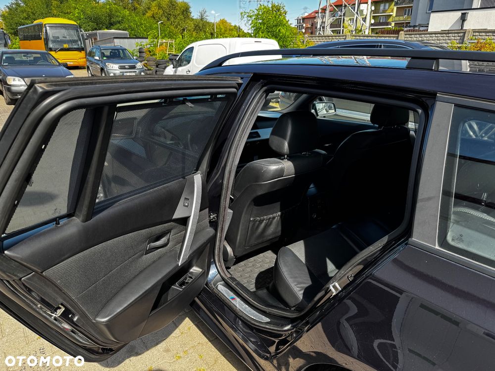 BMW Seria 5 523i Touring - 23