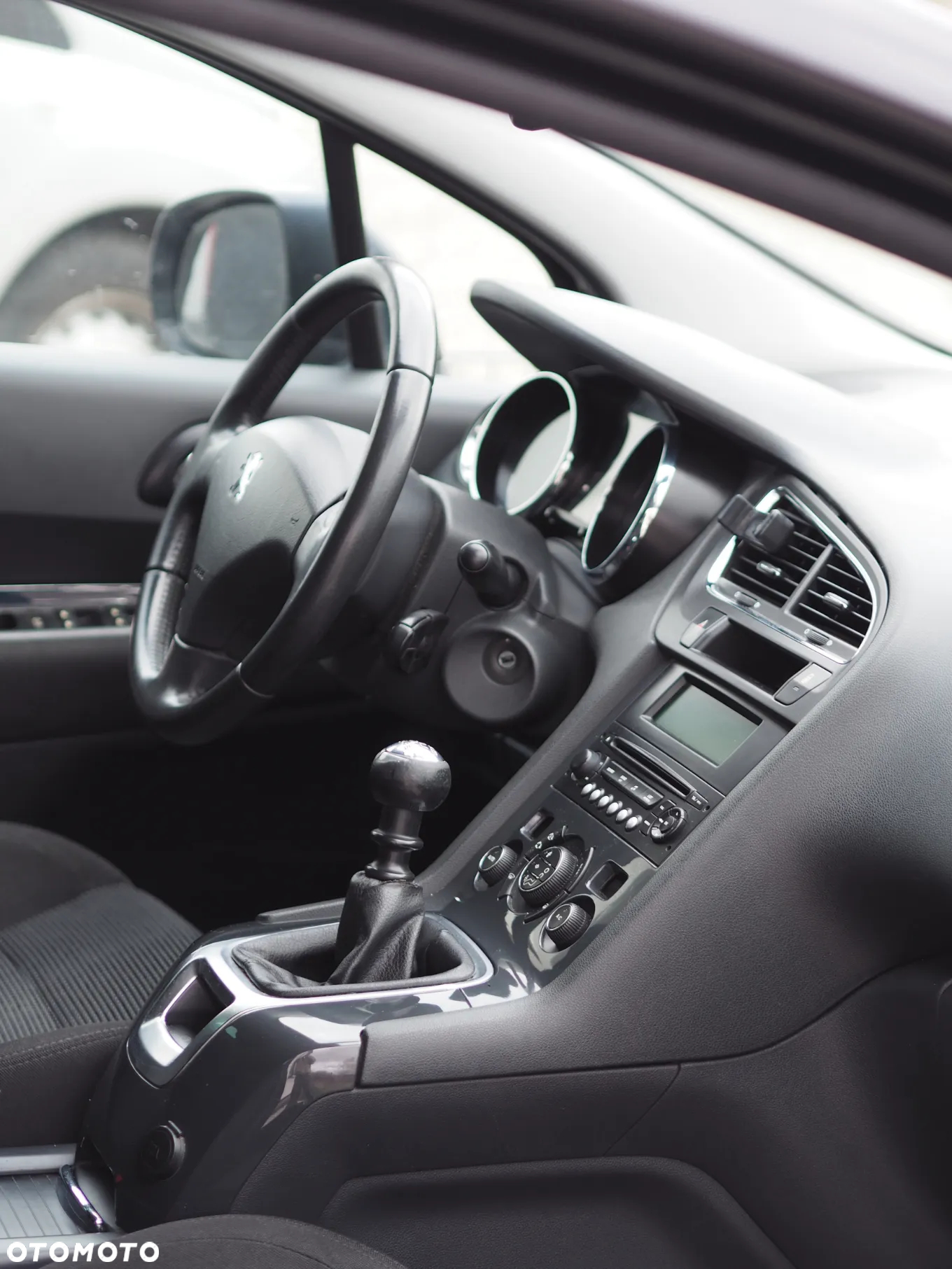 Peugeot 5008 1.6 THP Active - 17