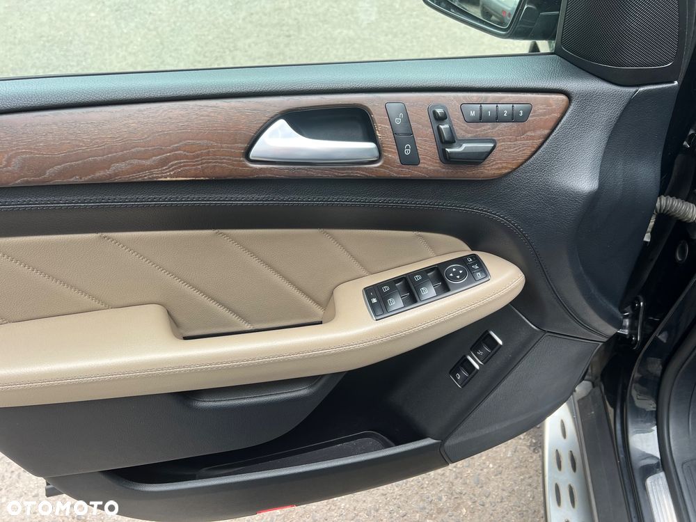 Mercedes-Benz GL 350 BlueTEC 4Matic 7G-TRONIC - 32