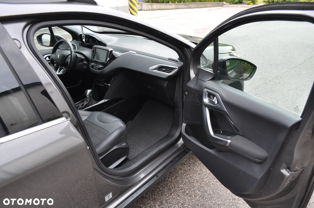 Peugeot 2008 PureTech 82 Allure - 15