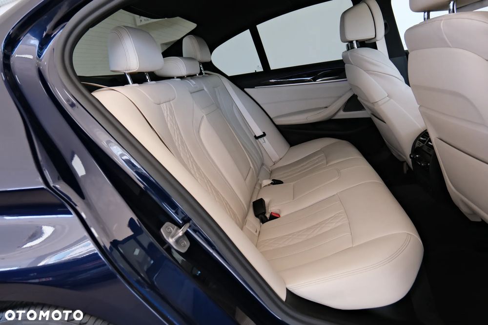 BMW Seria 5 530e xDrive Luxury Line sport - 30